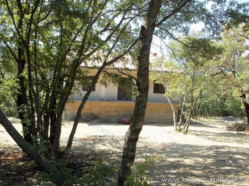 Town Krk countryside, Šotovento area / Unfinished house on the island of Krk on quiet location with 3.240 sqm yard!!