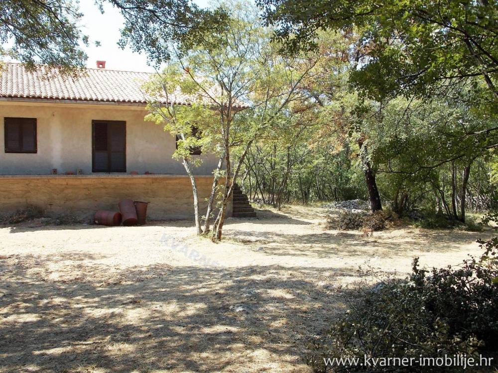 Town Krk countryside, Šotovento area / Unfinished house on the island of Krk on quiet location with 3.240 sqm yard!!