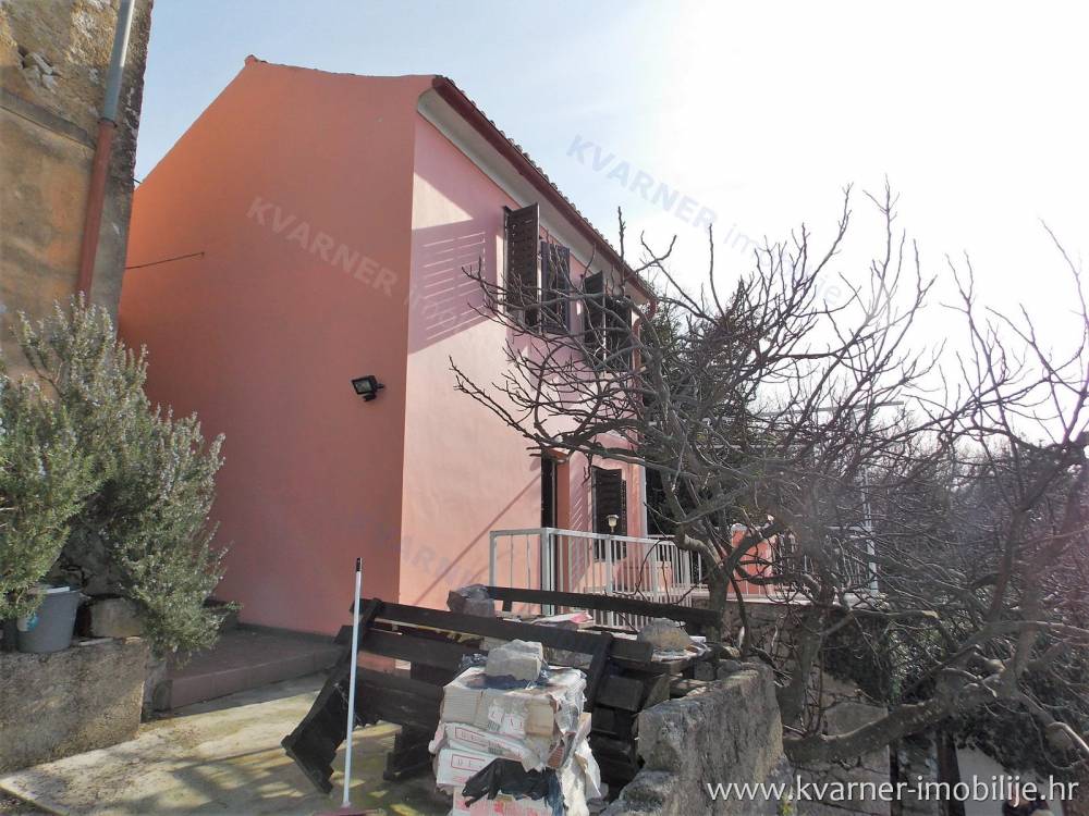 CRIKVENICA! OPPORTUNITY! Two stone houses for adaptation in a quiet location!