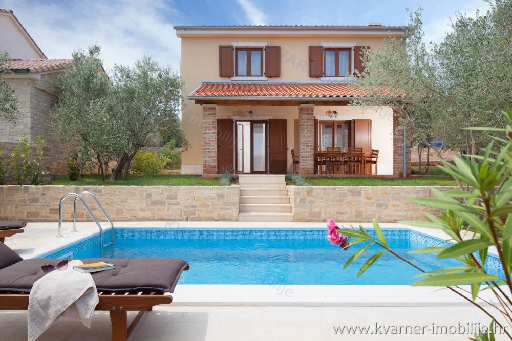 ROMANTIC VILLA WITH POOL!! Beautifully decorated villa in a rustic style with swimming pool, beautiful garden and sea view!!