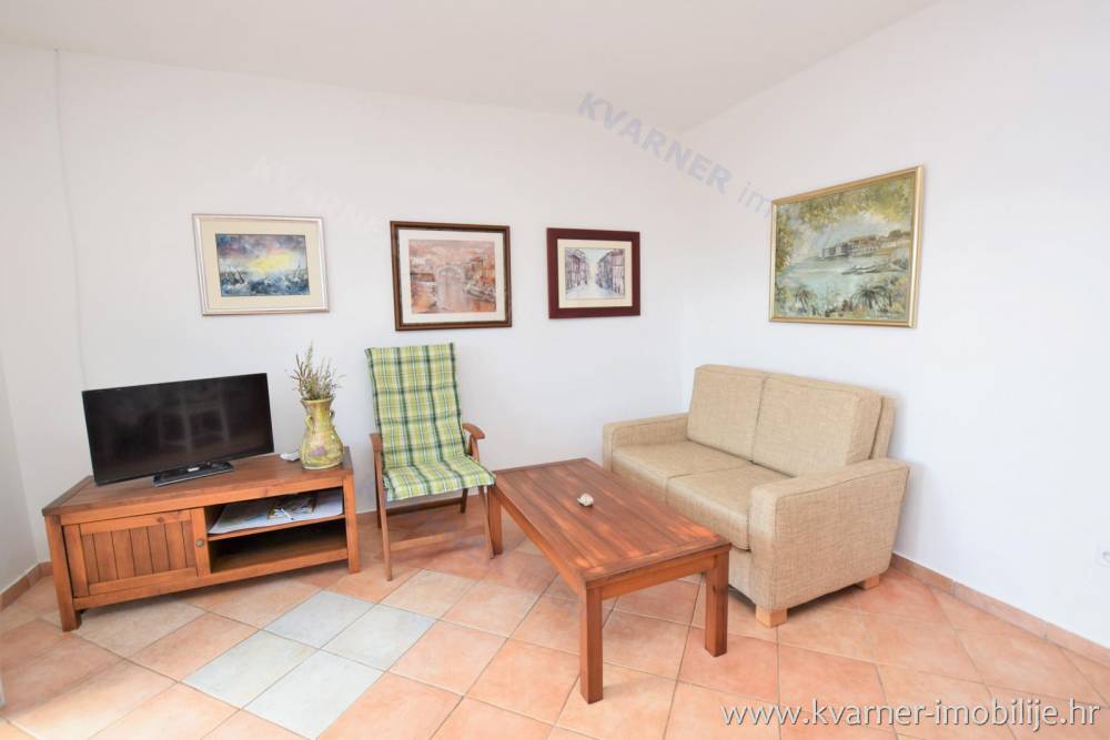 Krk - House with 2 apartments and beautiful sea view - 350 m from the beach!