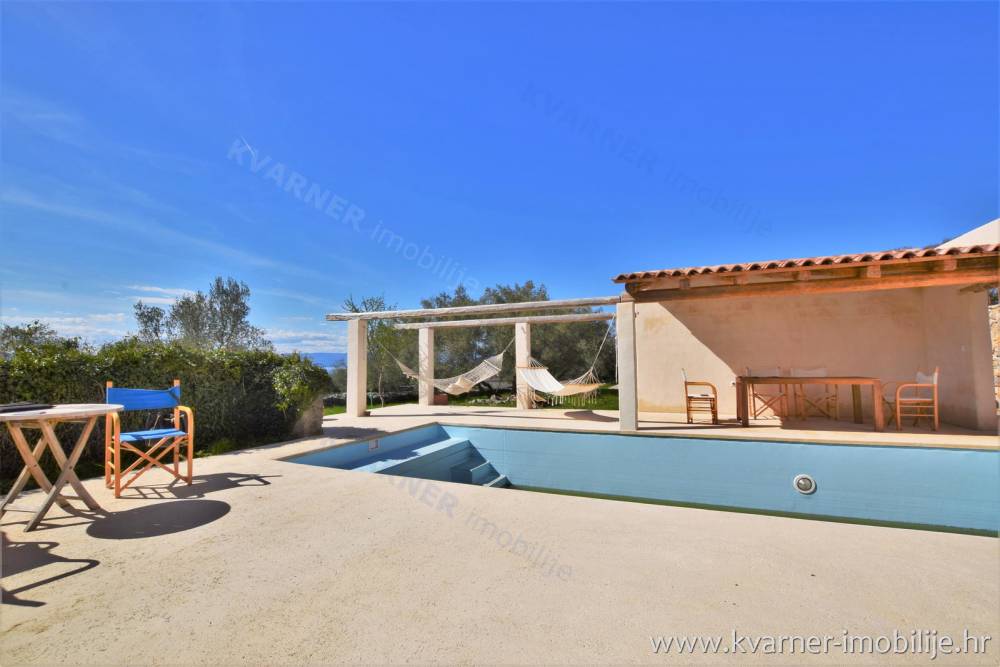 LUXURY AND MODERN EQUIPPED STONE HOUSE WITH SEA VIEW AND POOL!