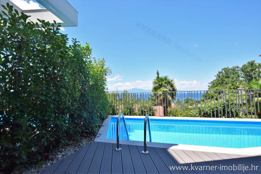 EXCLUSIVE LOCATION - MALINSKA! Luxury apartment with pool and sea view