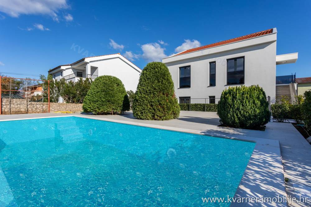 Luksuzna kuća u Portu sa dva stana i bazenom, prodaja |Kvarner Imobilije 