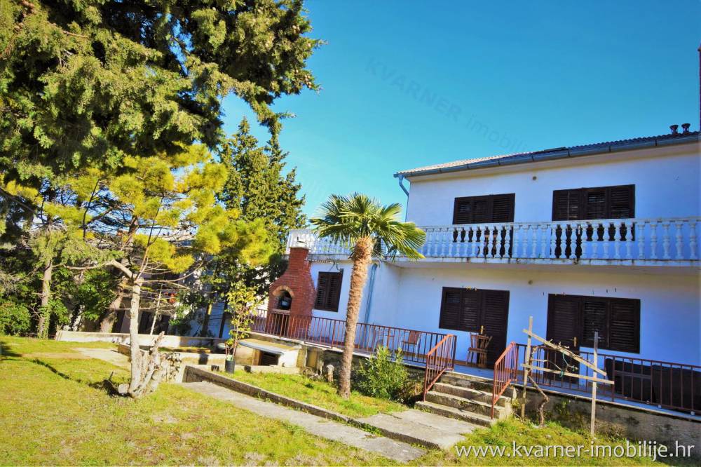 Punat- House with large garden and parking - 300m from the beach!