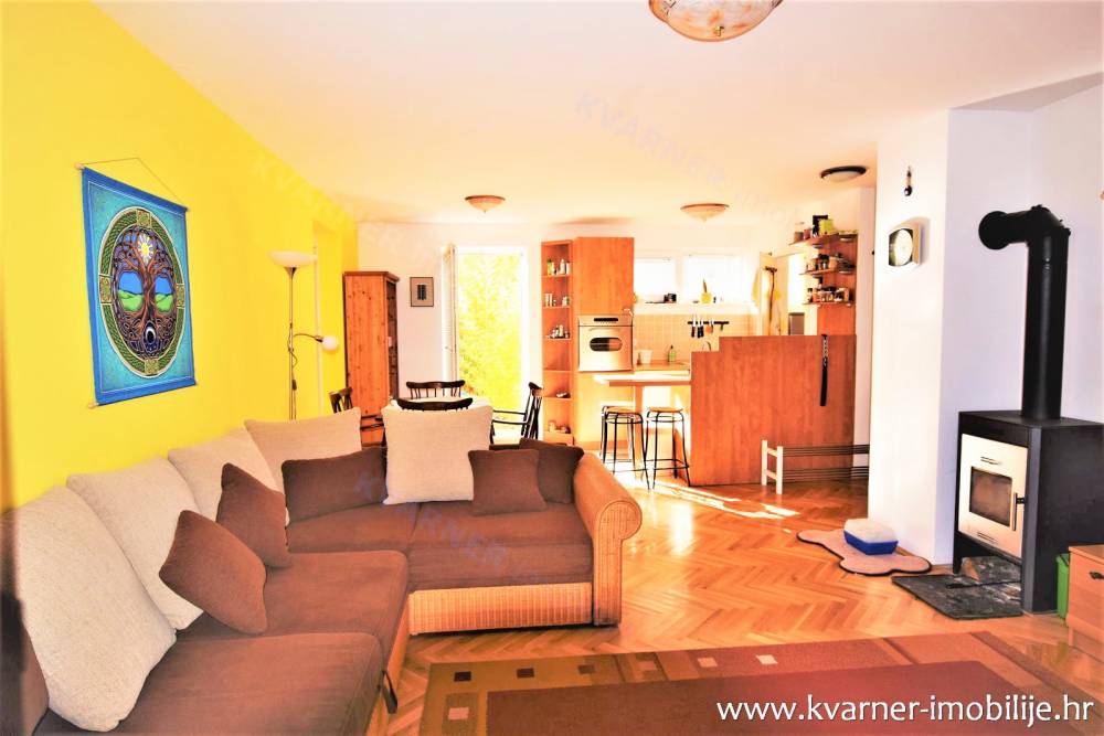 Top offer! Malinska - Furnished apartment on the sea with a beautiful garden - only 350 m from the beach!