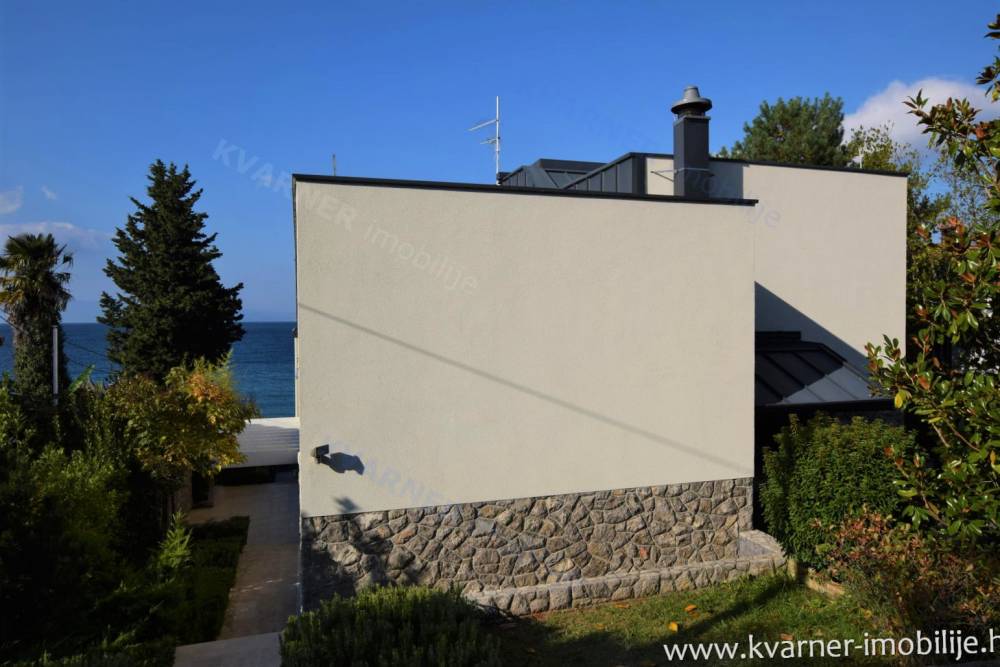 Luksuzna vila v Njivicah, 1. red do morja, prodaja - Kvarner imobilije