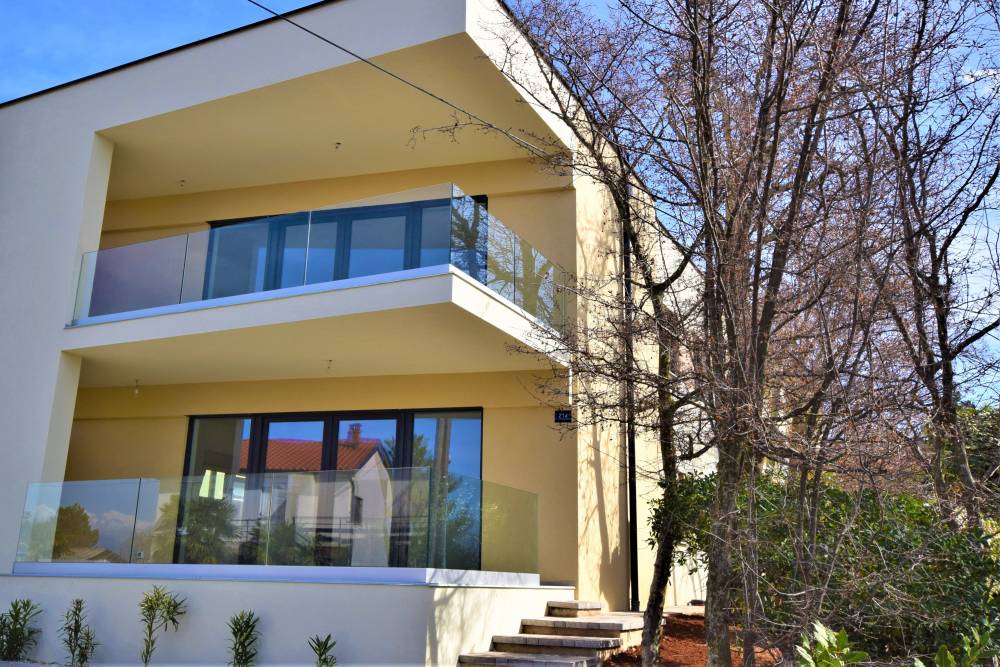 Njivice, neue luxuriöse Wohnung mit Aussicht, Verkauf | Kvarner imobilije
