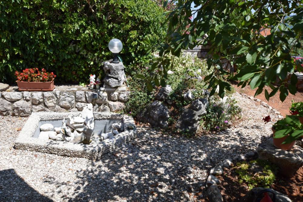 Risika - kamnita hiša z vrtom in pogledom na morje | Kvarner Imobilije