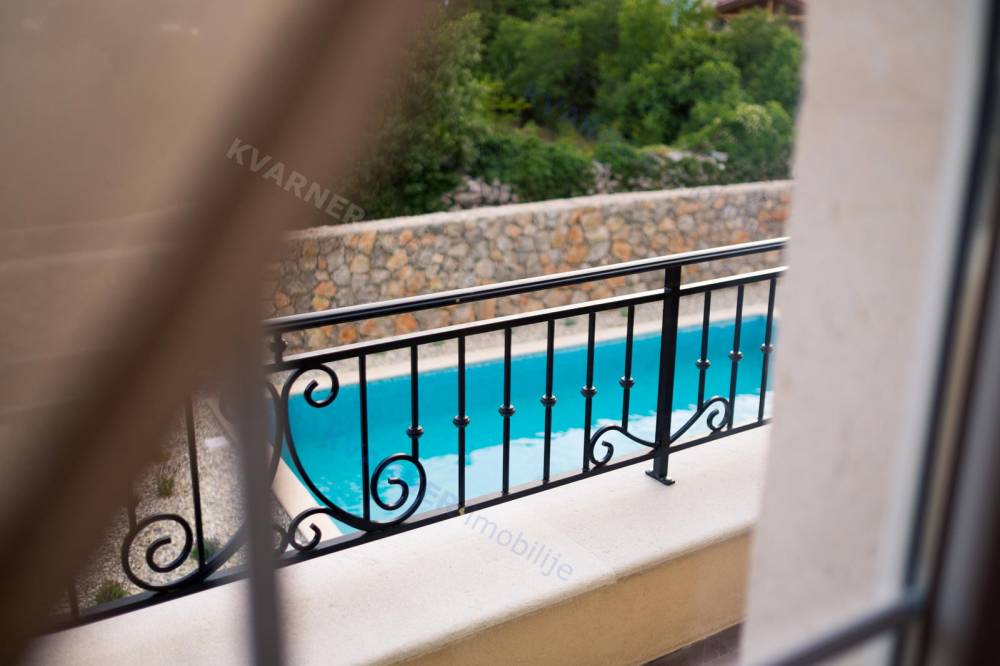 Krk - Luxusvilla aus Stein mit Pool | Kvarner imobilije
