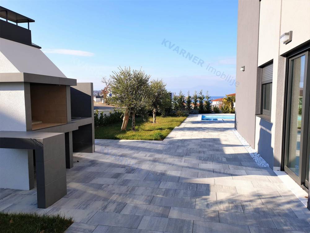 OPPORTUNITY!! MALINSKA!! New exclusive duplex apartment with swimming pool, garden and sea view! | Kvarner imobilije