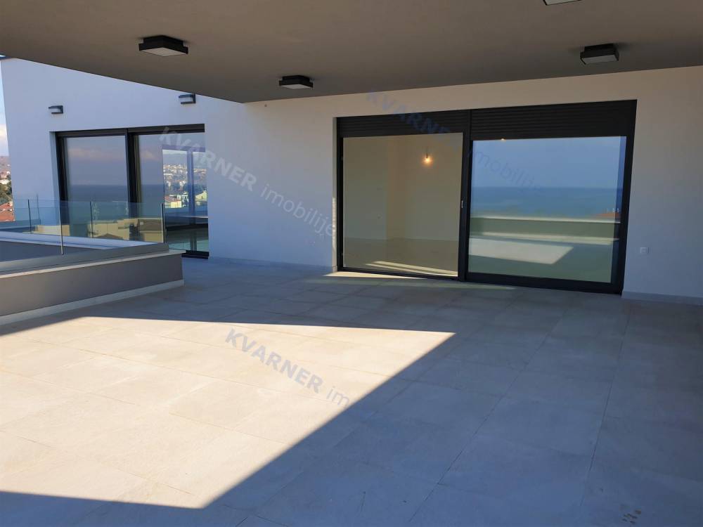 Wohnungen verkaufen Malinska!! Neue luxuriöse Wohnung mit großer Terrasse, nur 100 m vom Meer entfernt!