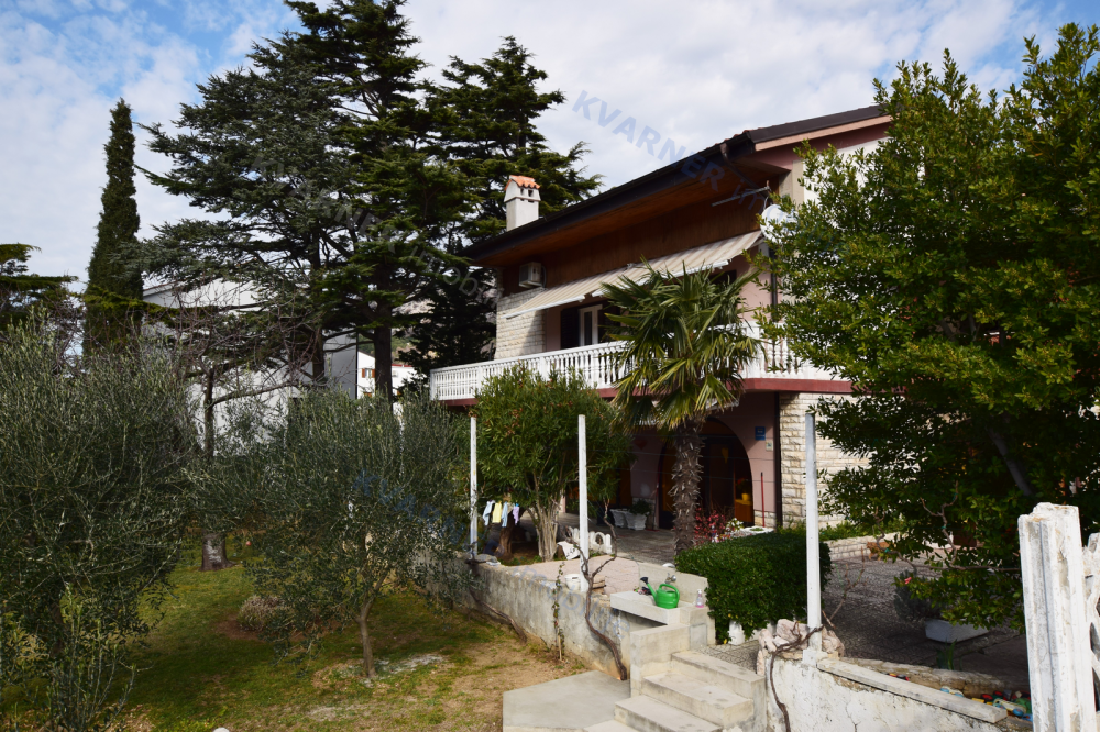For sale: Baška, detached house with large garden