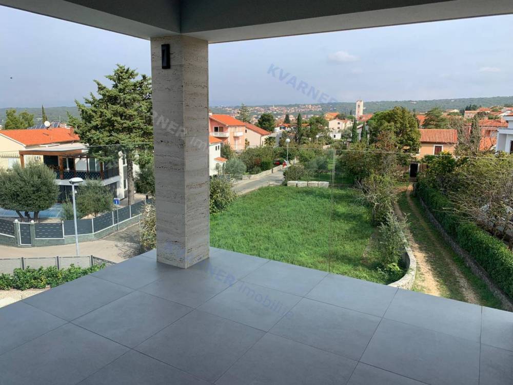 Malinska - apartment with garden and sea view