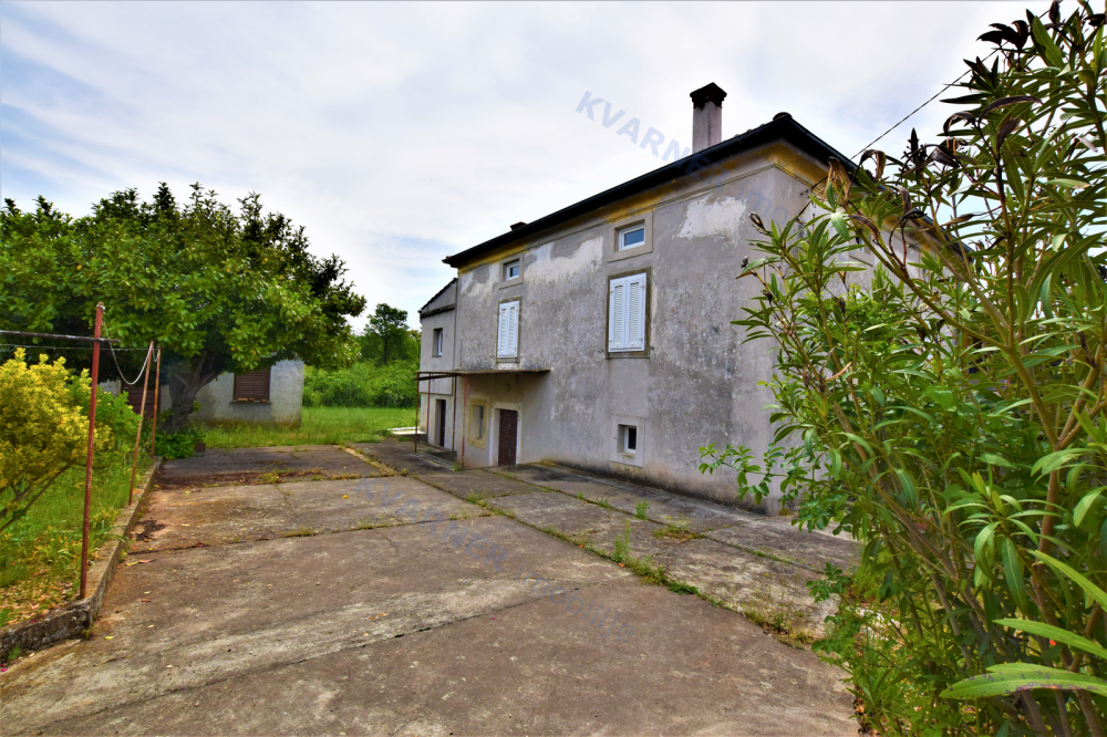 Dobrinj - house for renovation