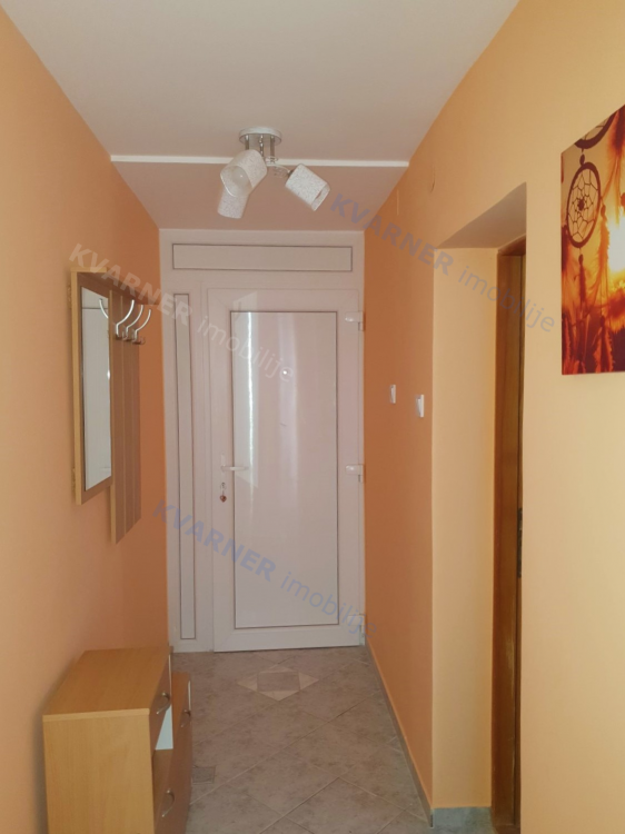 Crikvenica - Jadranovo - namješten apartman - 3. kat