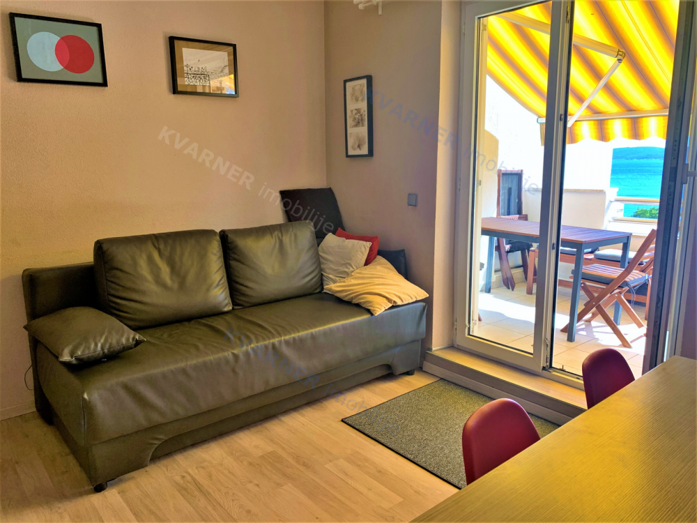 Crikvenica - apartment with sea view, 20 m from the beach!