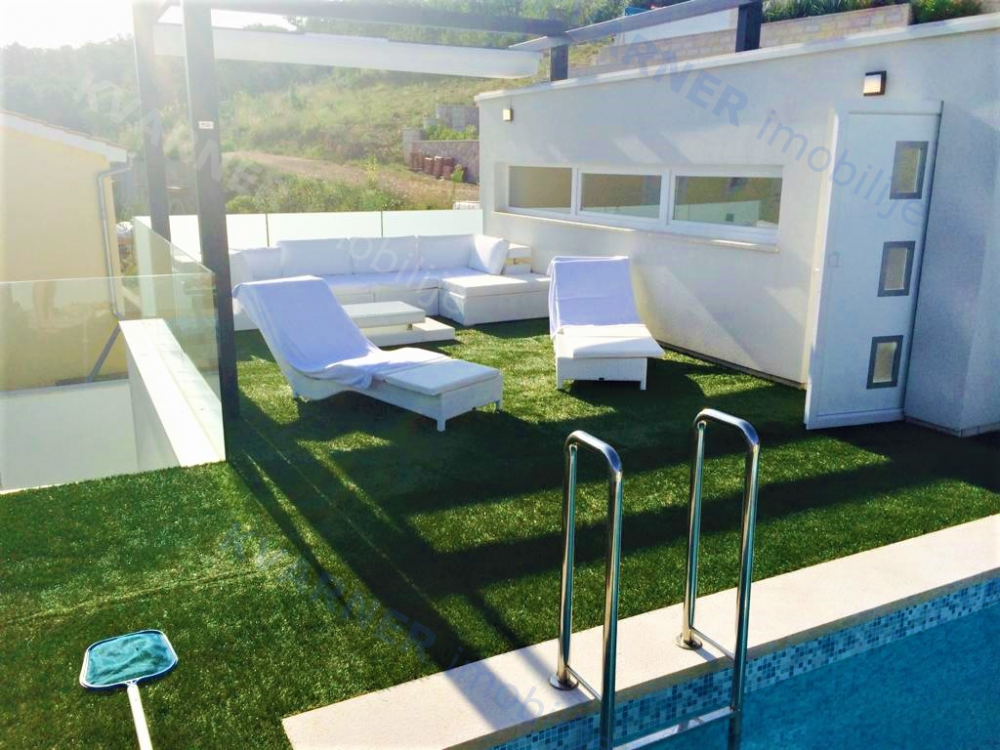 Njivice - Luxusapartment mit Pool und Panoramablick auf das Meer!