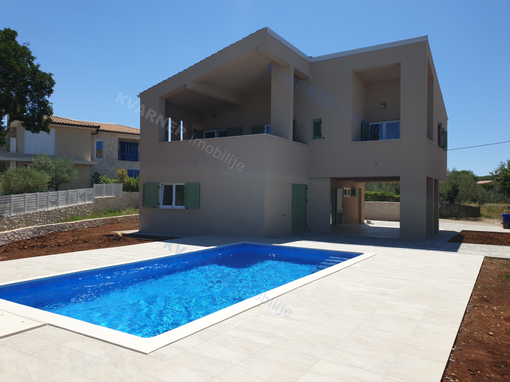 Villa with pool in a quiet location with beautiful sea view!!