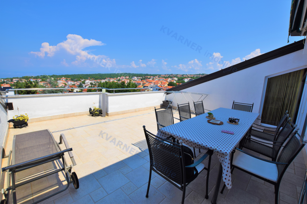 ONLY IN OUR OFFER! Apartment with panoramic sea view - Malinska
