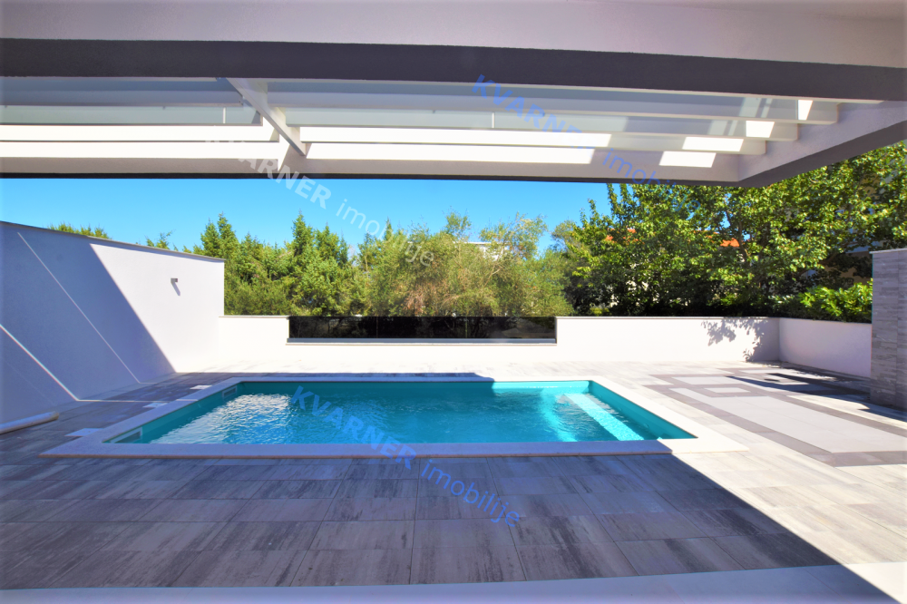 Malinska - neues Luxushaus mit 17m2 Pool und Garten | Kvarner imobilije