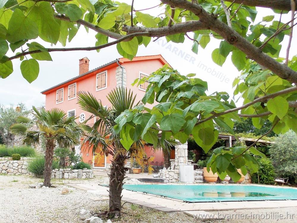EXKLUSIVE!! Steinvilla an ruhiger Lage mit Schwimmbad und sehr schönen Olivenhain von 3000 qm Fläche!!