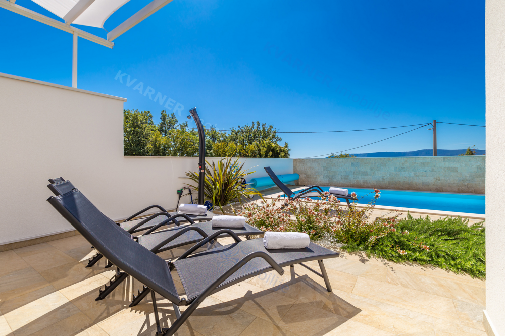 The island of Krk - two luxuriously equipped houses with swimming pools and sea view!