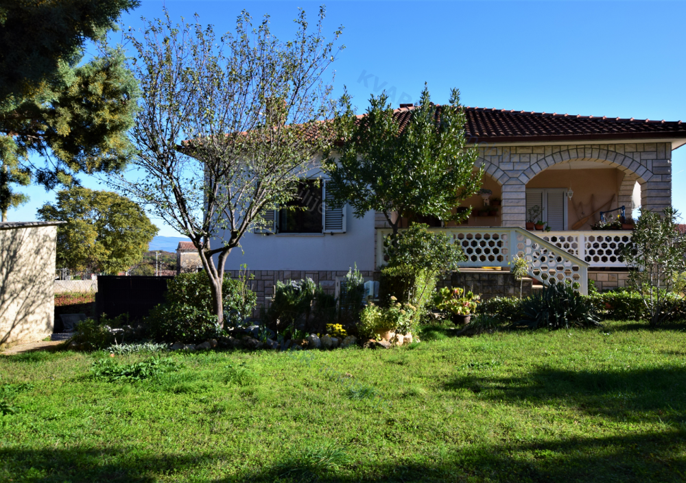 Detached house with a beautiful garden of 850m2
