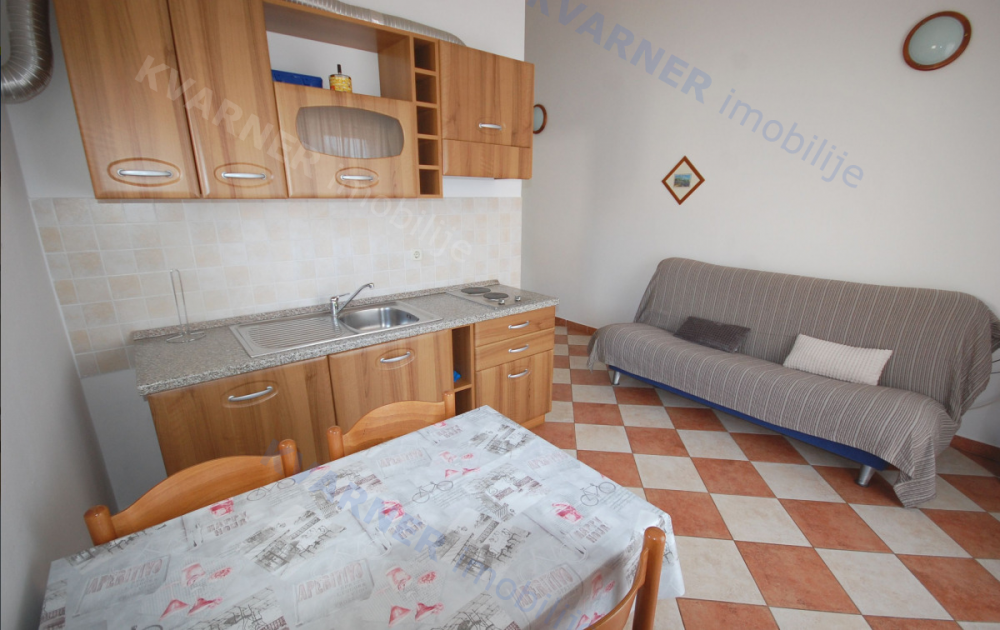 Apartment mit zwei Schlafzimmern in Njivice im zweiten Stock mit Meerblick!