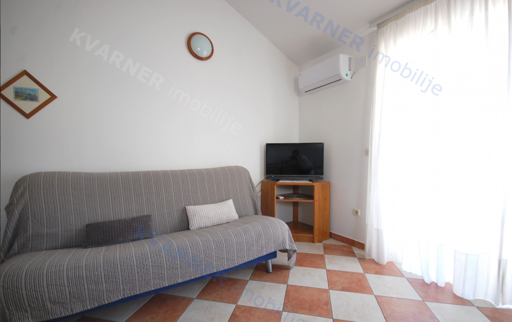 Two bedroom apartment in Njivice on the second floor with sea view!