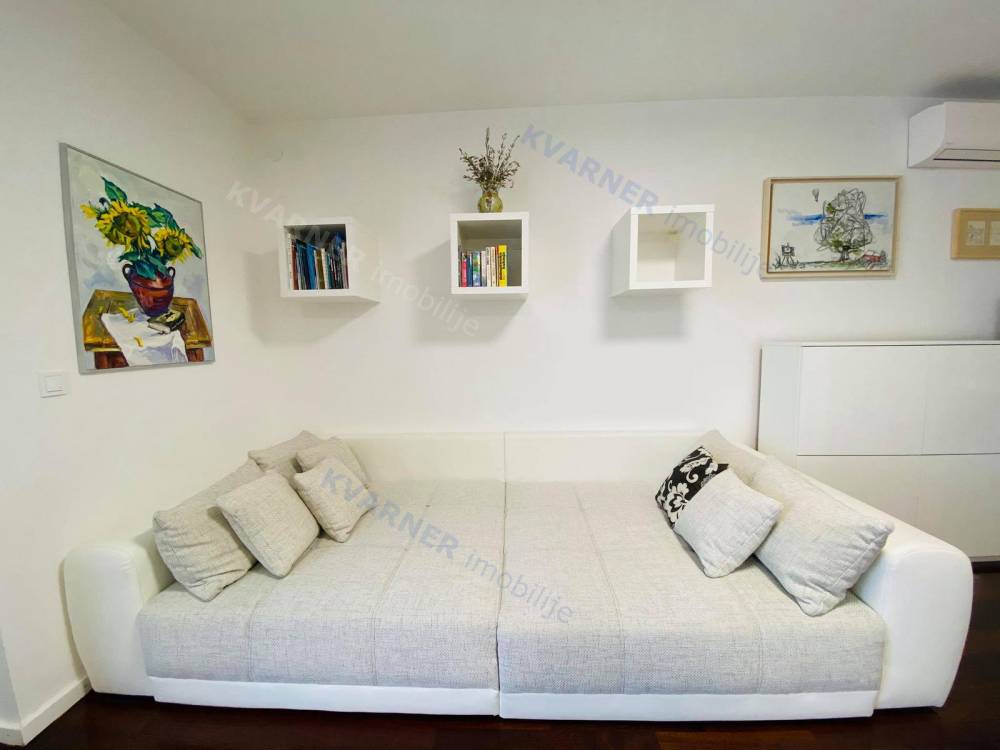 Prekrasno uređen i opremljen stan sa dvije spavaće sobe, okućnicom od 111m2 - blizu plaže!