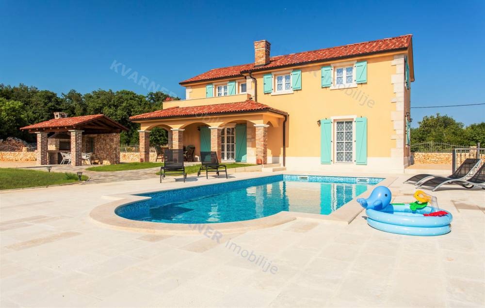 Rustikale Villa mit Pool und gepflegtem Garten in ruhiger Lage!