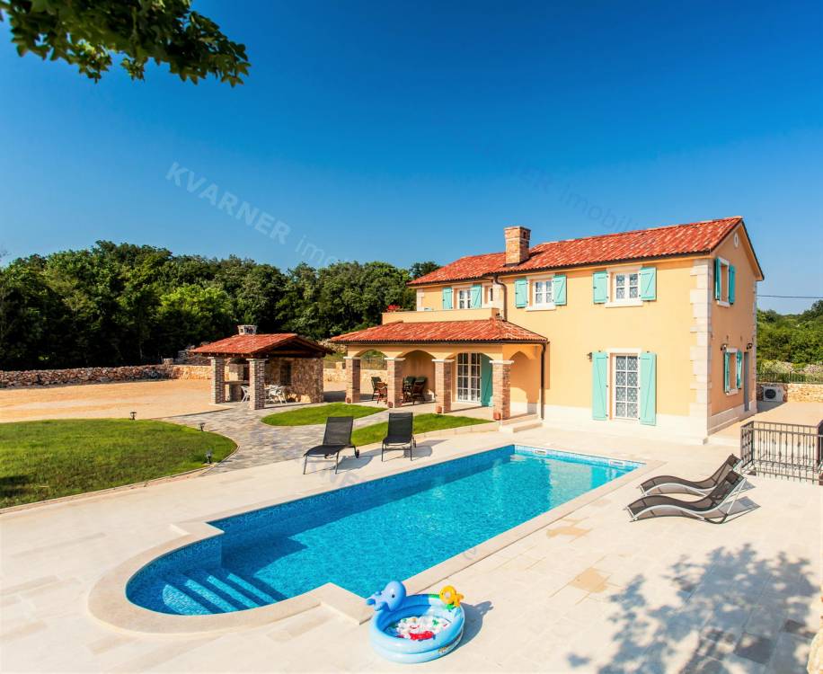 Rustikale Villa mit Pool und gepflegtem Garten in ruhiger Lage!