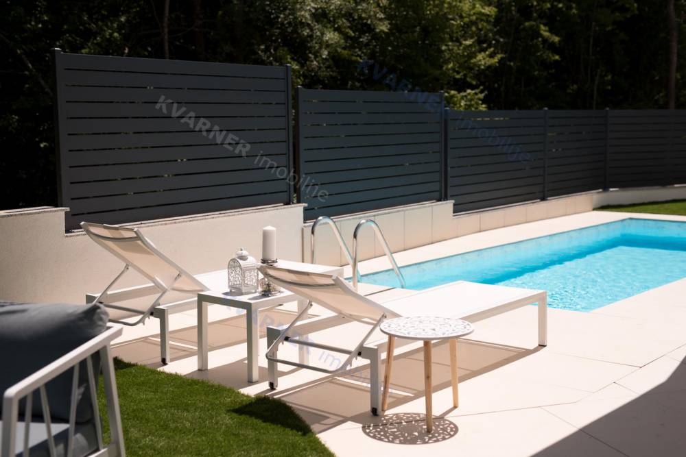 Njivice - zwei exklusiv ausgestattete Apartments mit Pool!