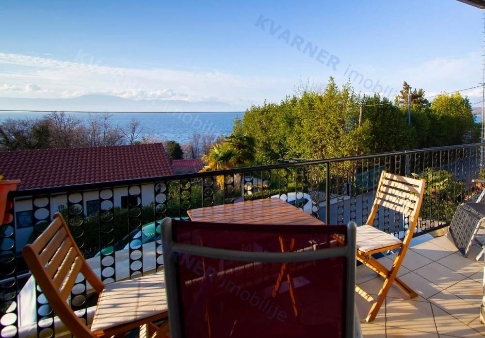 TOP LOCATION - house with 2 apartments 80 m from the sea