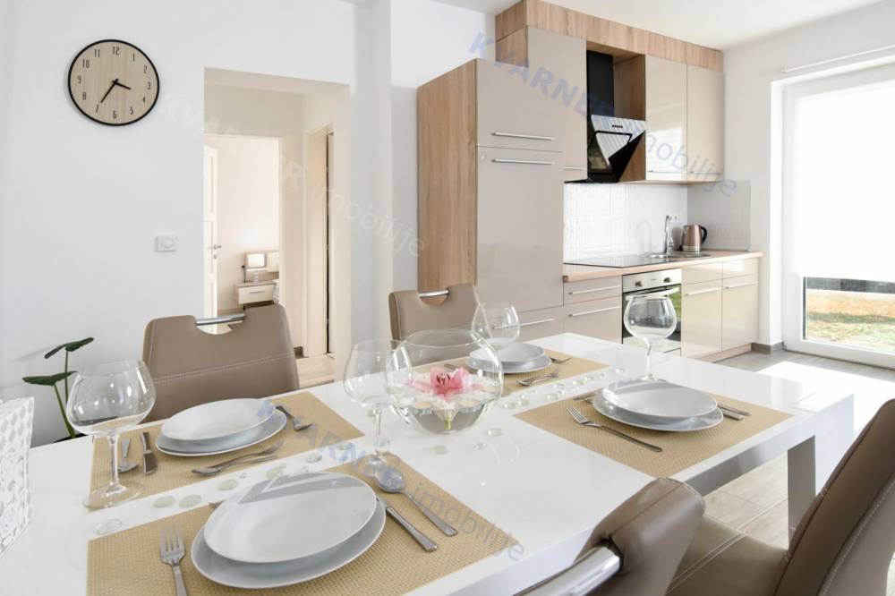 Malinska-Einfamilienhaus mit drei Wohnungen zu verkaufen!