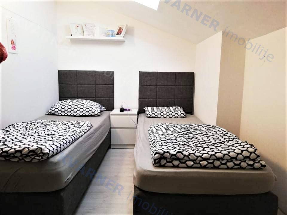 Malinska! Apartment mit zwei Schlafzimmern in Strandnähe