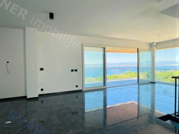 Luxury Villa with Panoramic Sea Views!