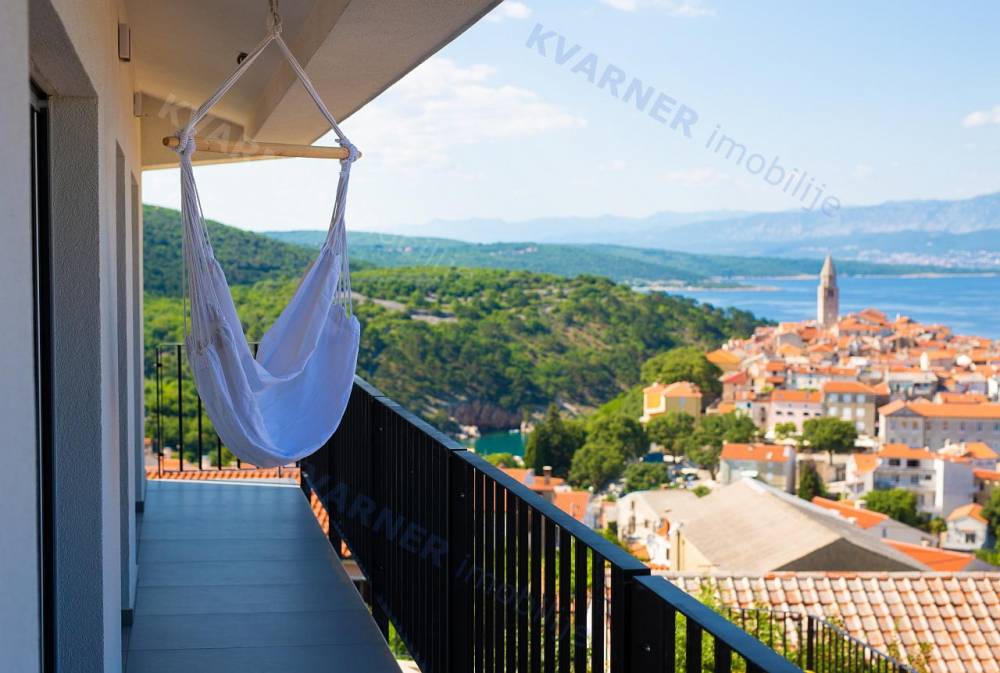 Fascinantna kuća u Vrbniku s bazenom i panoramskim pogledom na more!