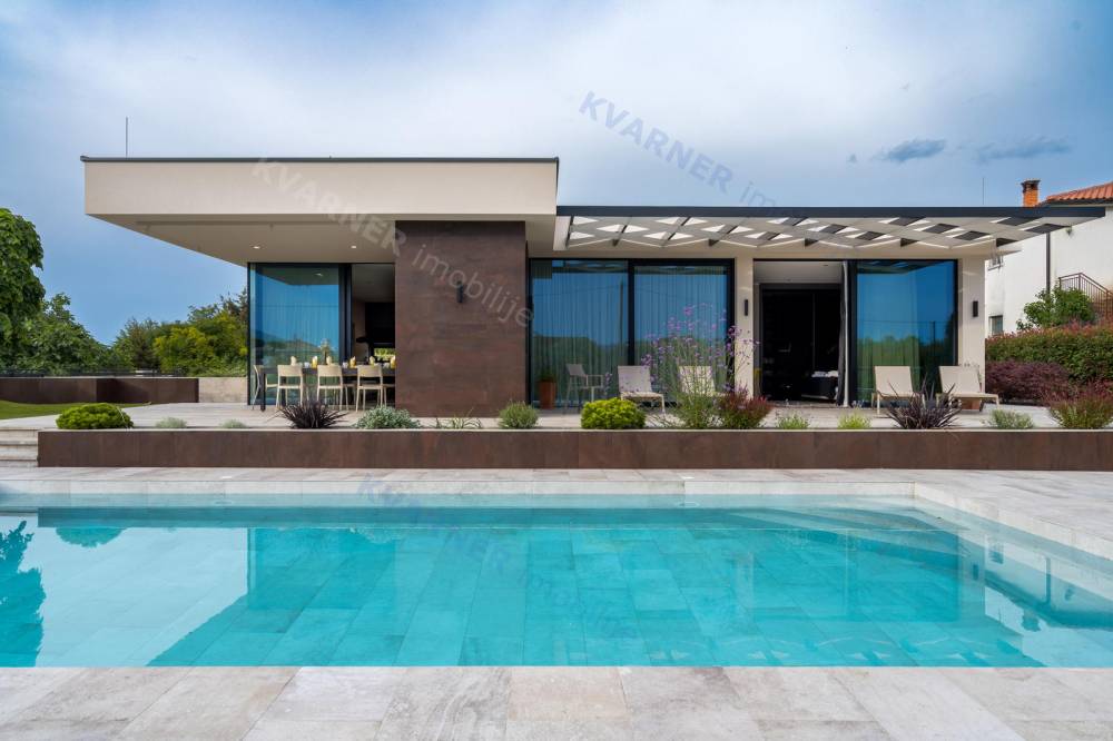 TOP OFFER - Exclusive Villa with Pool!