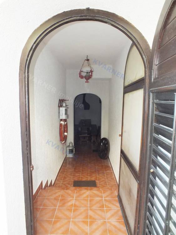 A Large Detached House with 4 Apartments and a Garden of 1.164 m² in a Quiet Location! ONLY 250 M FROM THE BEACH!