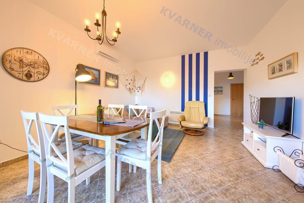 Šilo - Charming Apartment, only 50m from the Sea with a View!