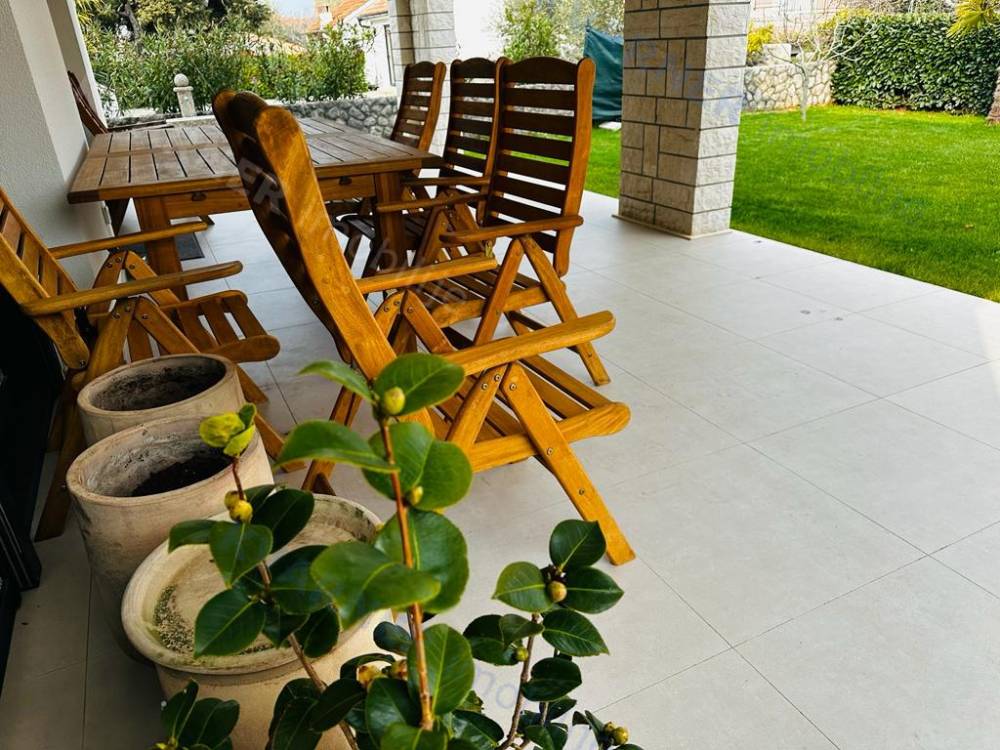 Malinska - Apartment mit schönem Garten und großer Terrasse!