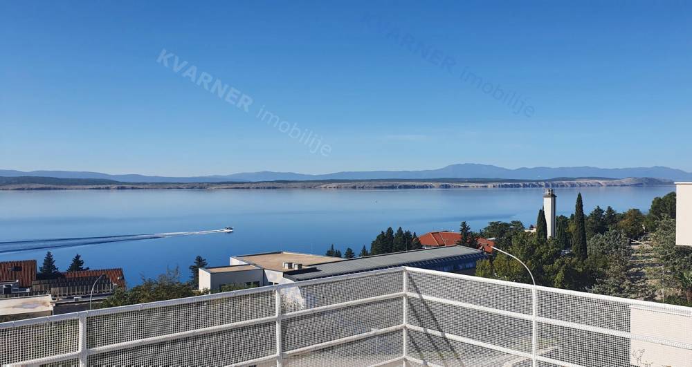 Crikvenica - A Jewel with a View only 150 m from the Beach!