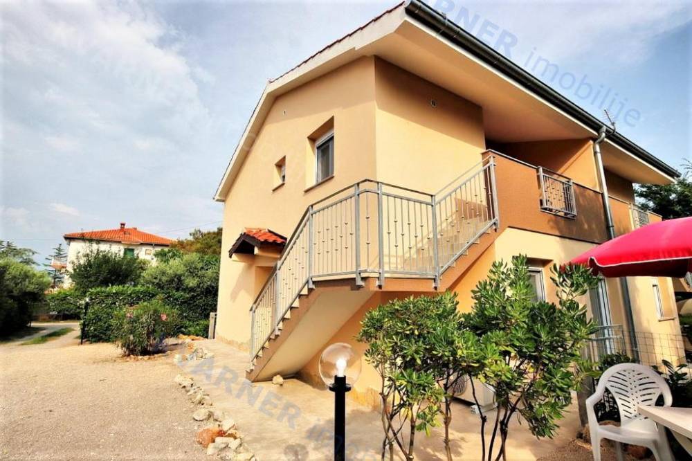 Šilo - Detached House with a Swimming Pool and Three Apartments!