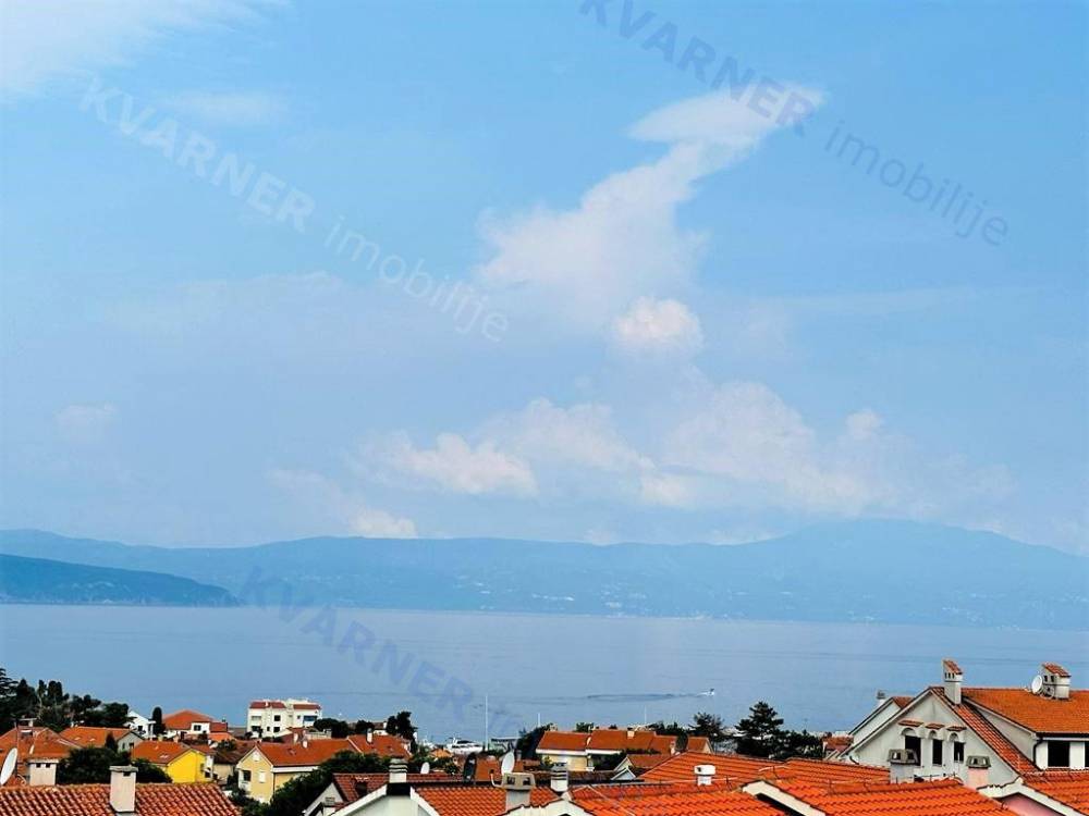 Malinska - Apartment with a View - Close to the Center!