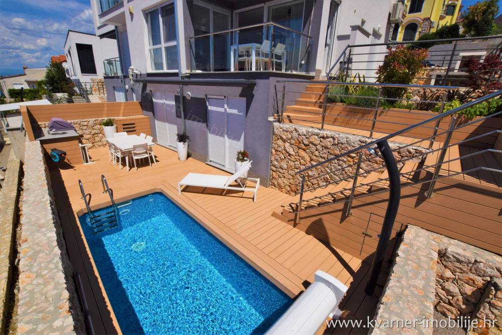 Two-level apartment with a pool and a view, Njivice!