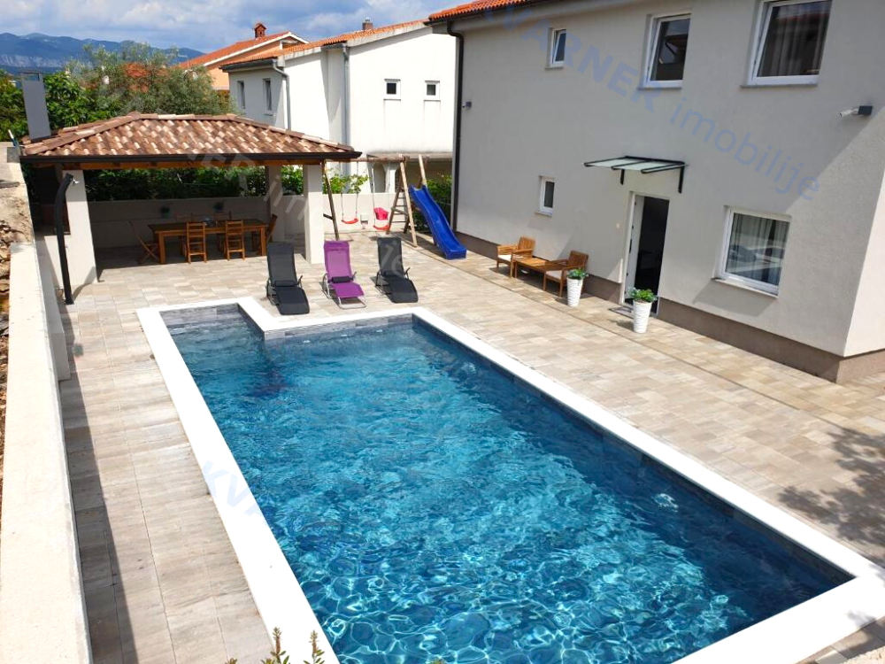 Two Apartments with Pool, for Sale in Soline Bay!