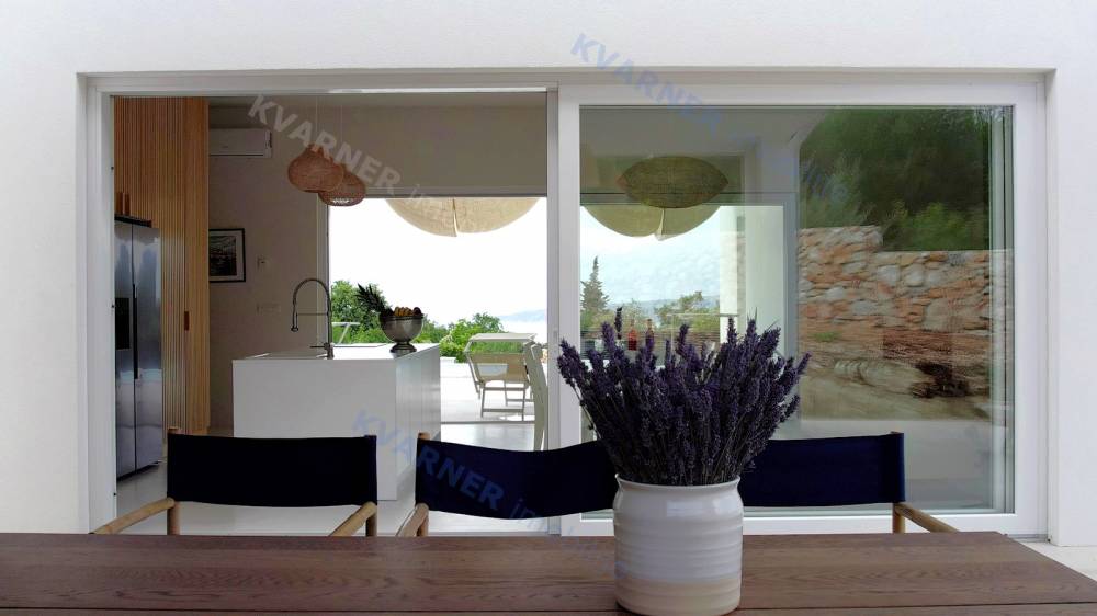 Krk - okolica - Očarljiva nova hiša z razgledom na morje!