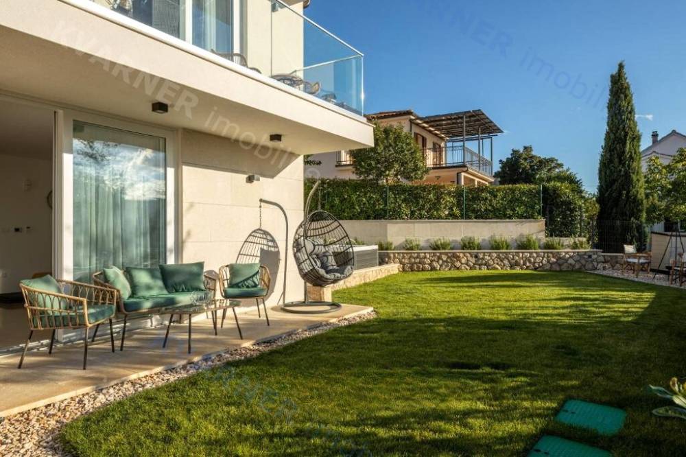 Neue moderne Villa mit Pool und Meerblick - zu verkaufen
